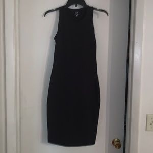 💸 3/$25 Black bodycon midi dress